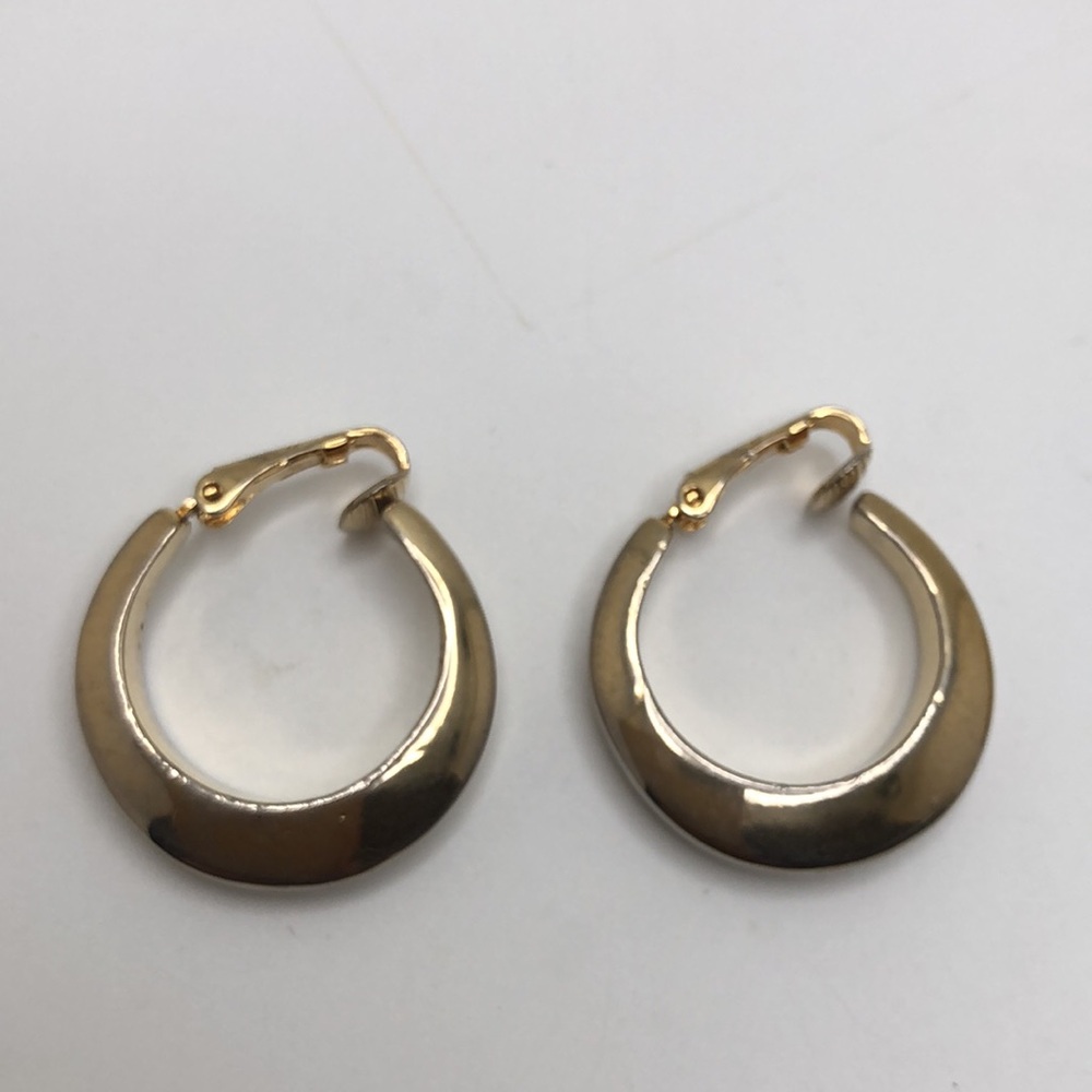 BERGERE Vintage Gold Tone Hoop Earrings, Signed Bergere Clip On Earrings 23mm - Picture 3 of 9